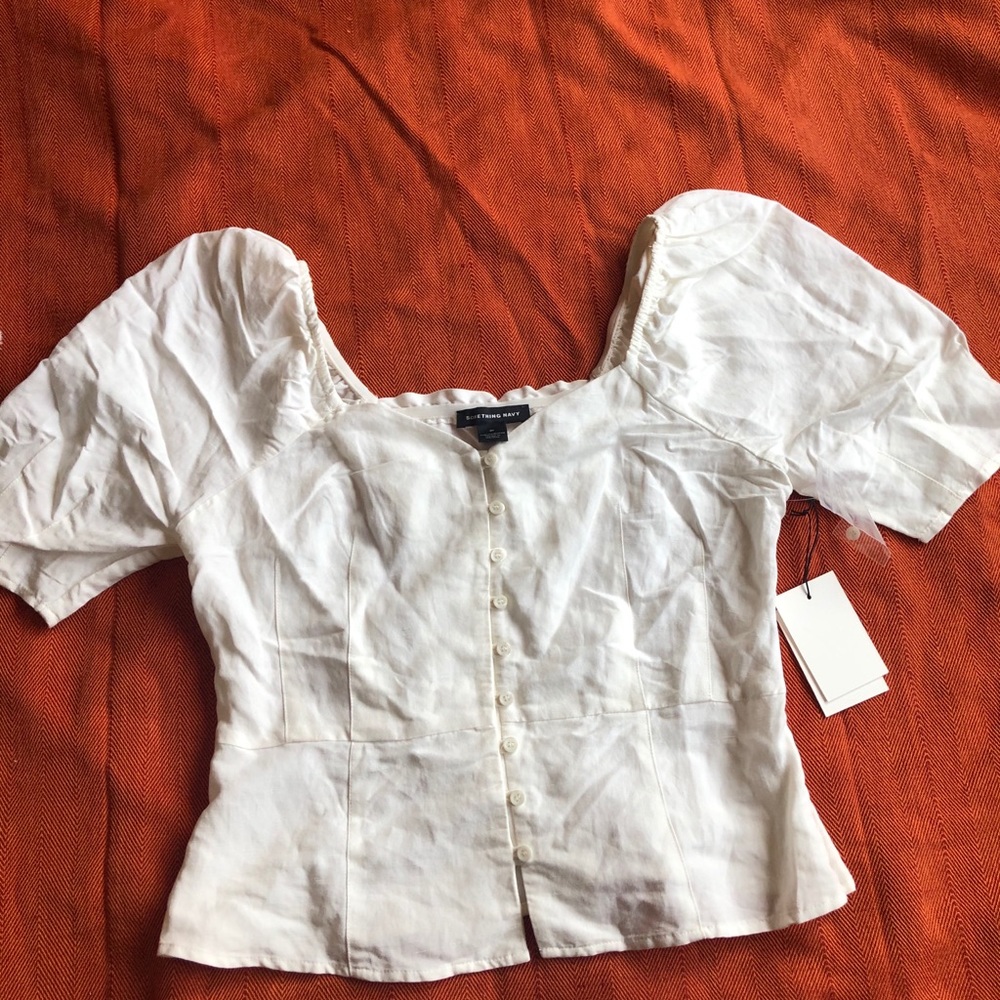 Puffed sleeves white blouse